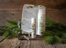 Lade das Bild in den Galerie-Viewer, Geschenksackerl mit Handcreme und Lippenpflege. Inklusive Ausstechform für Plätzchen.