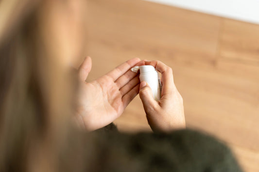 Handpflege im Pflegealltag bei häufigem Händewaschen und Desinfizieren
